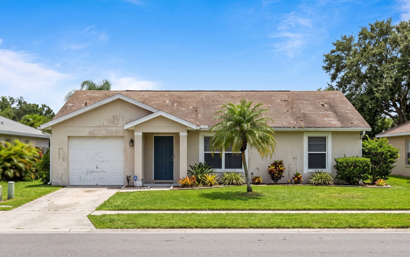 A Florida home with its original shingle roof.