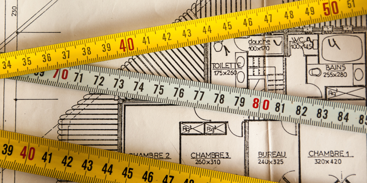 What is a Linear Foot in Roofing and How to Calculate